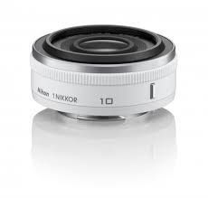 Nikon VR 10mm f / 2.8 white balts