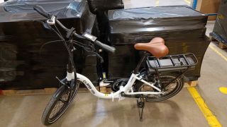 Blaupunkt SALE OUT. Clara 400 E-Bike, 20“, White / Black, DEMO, DAMAGED PACKAGING Folding E-bike Speed, Wheel size 20 '', Warranty 3 month s , 22 kg, Aluminum, White / Black, 70 km balts