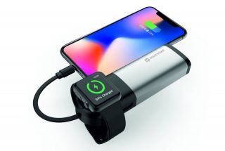 - 2in1 6700 mAh Power Bank  /  MFi Lightning kabelis  /  Apple Watch bezvadu lādētājs  /  Sudrabs